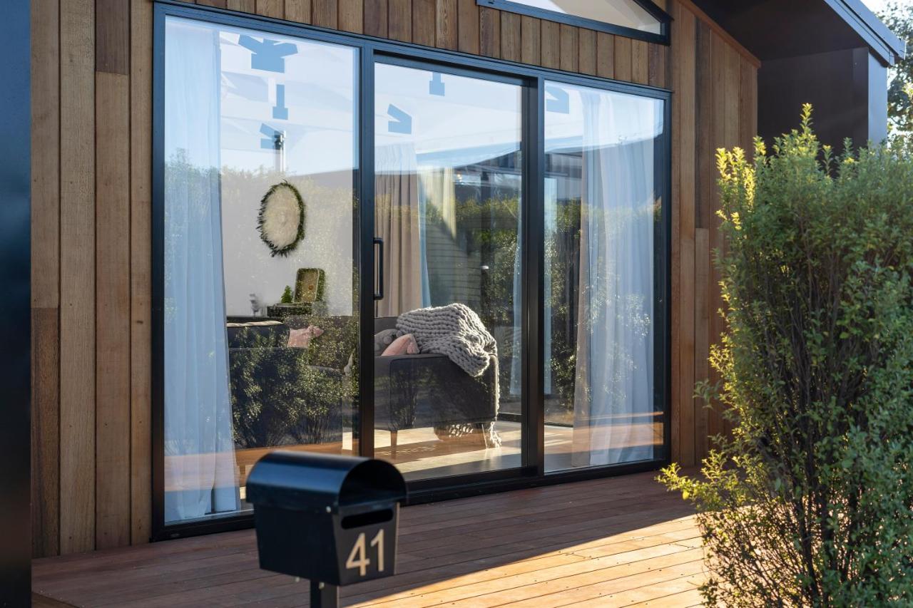 Black Barn Modern: Luxe Martinborough Escape Eksteriør bilde