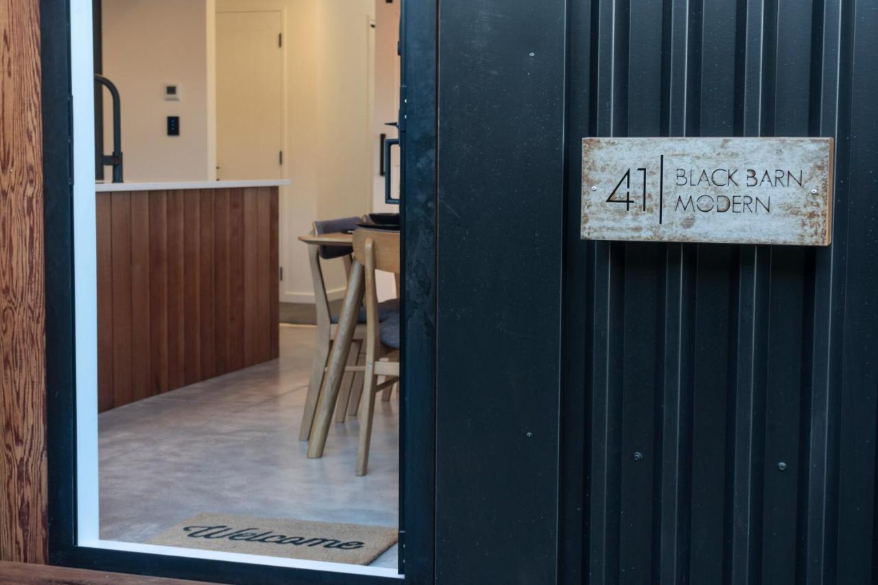 Black Barn Modern: Luxe Martinborough Escape Eksteriør bilde