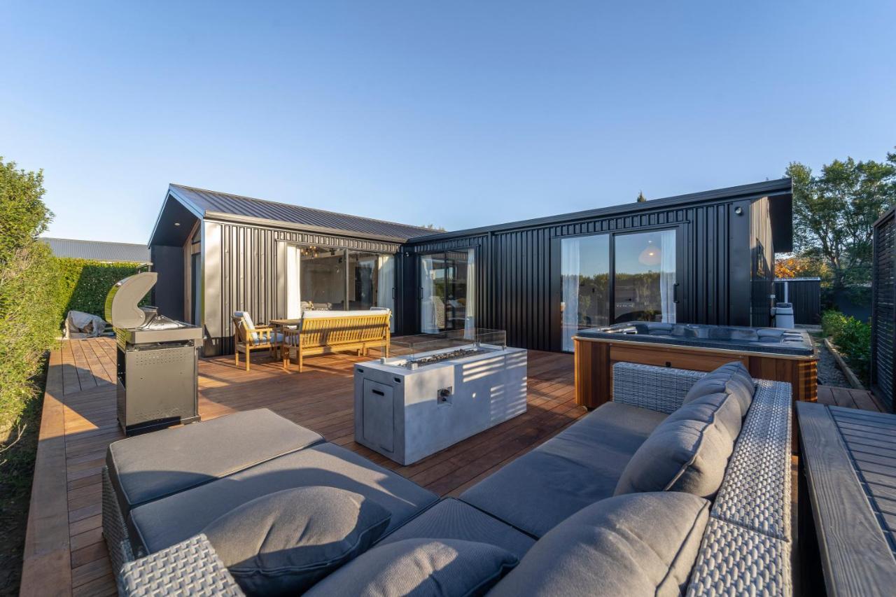 Black Barn Modern: Luxe Martinborough Escape Eksteriør bilde