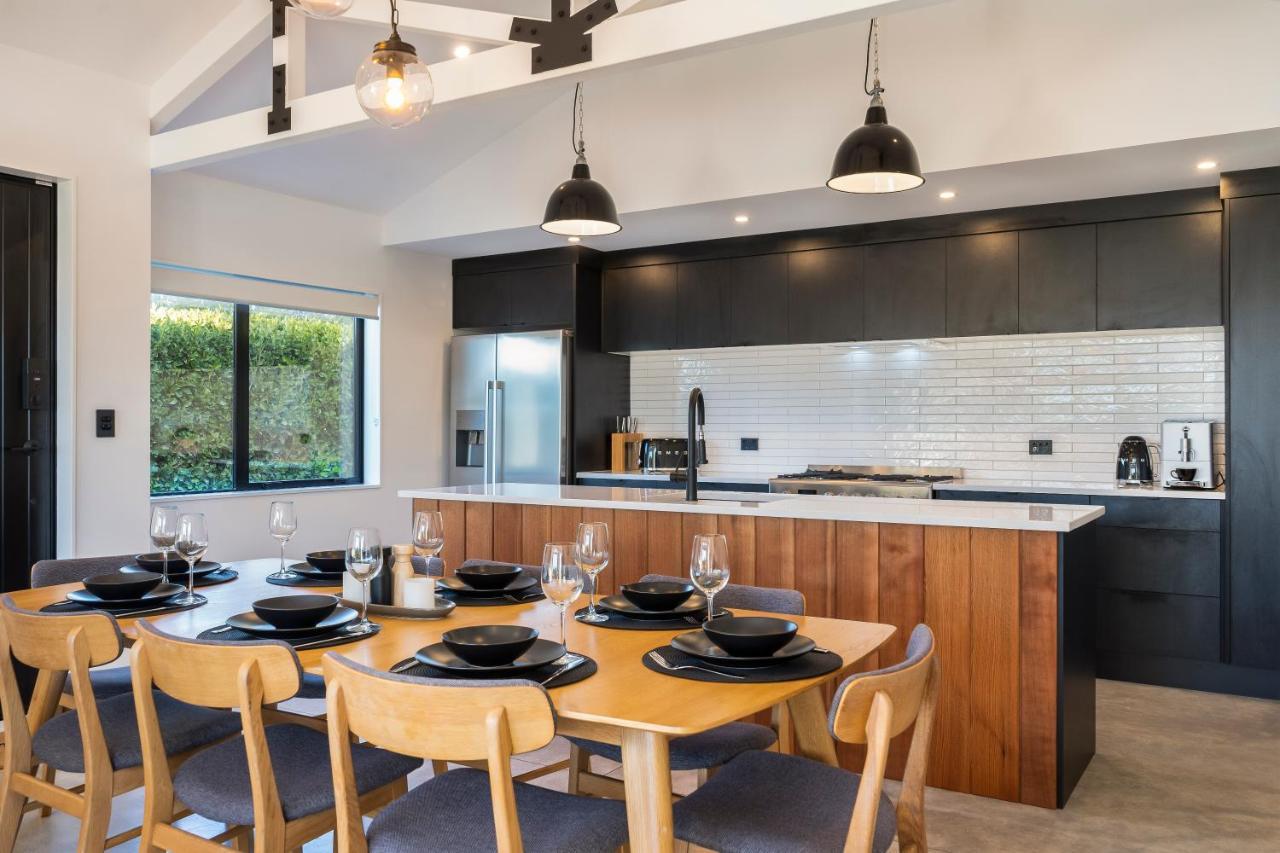 Black Barn Modern: Luxe Martinborough Escape Eksteriør bilde