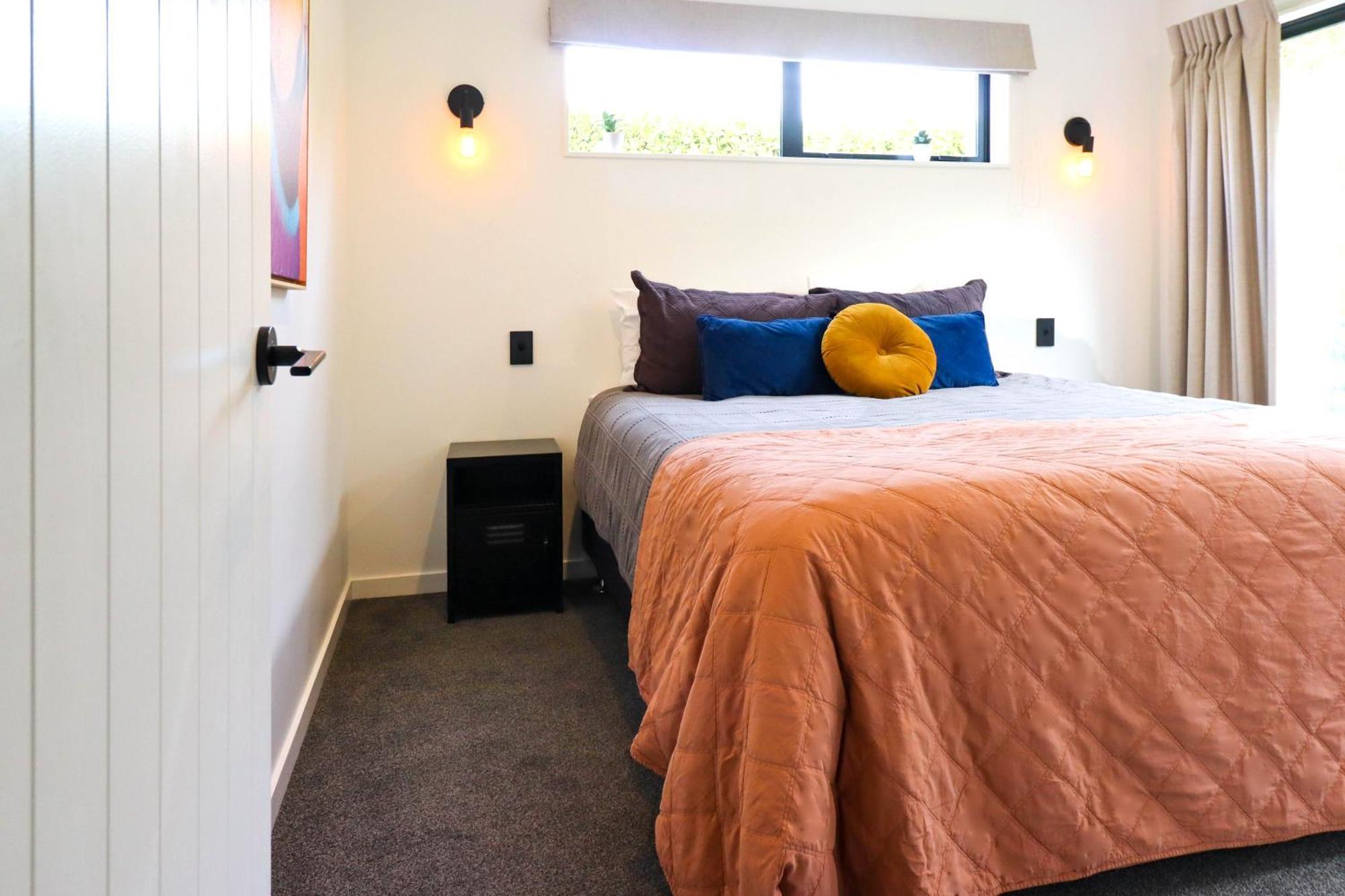 Black Barn Modern: Luxe Martinborough Escape Eksteriør bilde